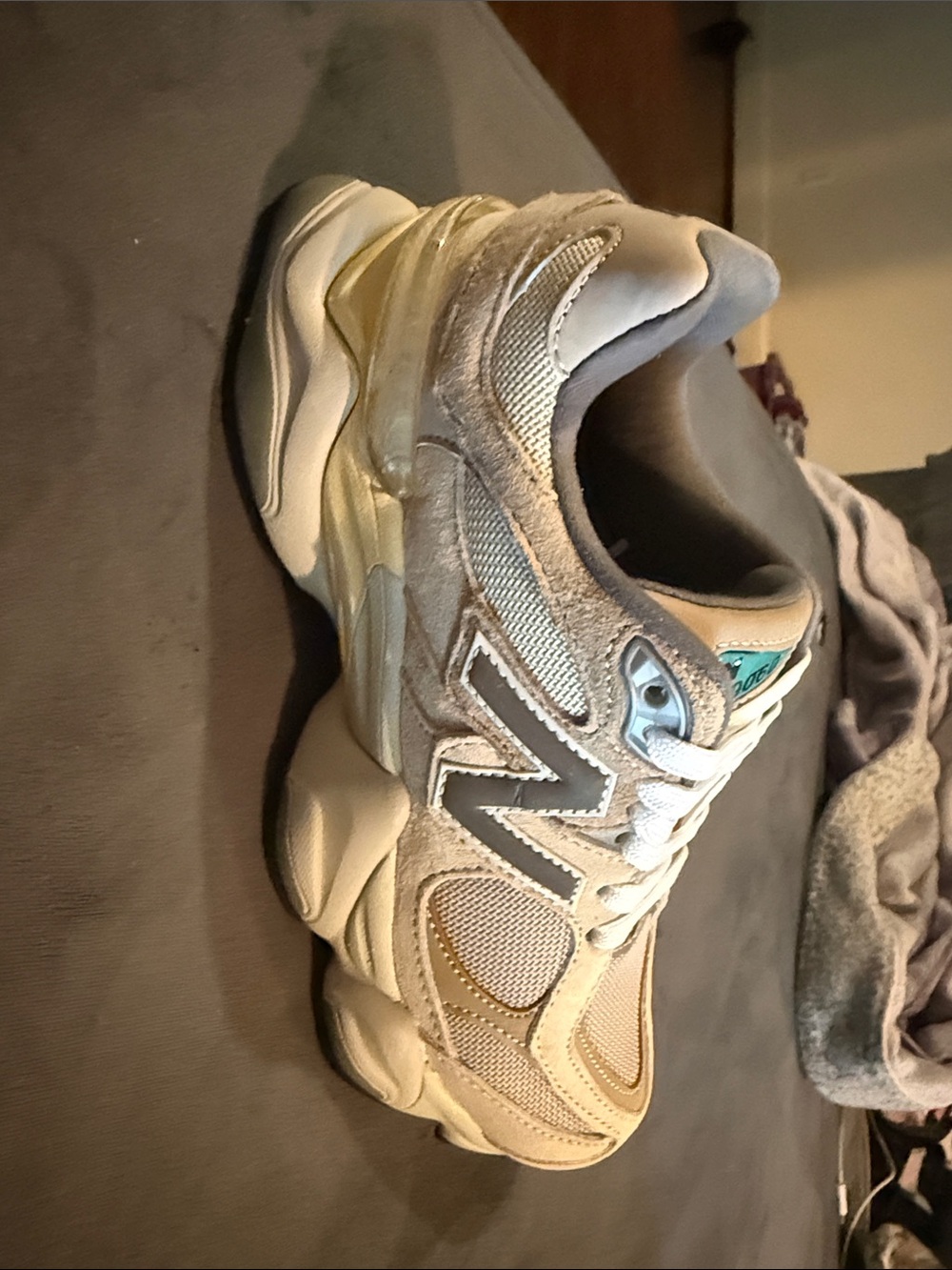 Women's Athletic Sneakers in Beige/Grey